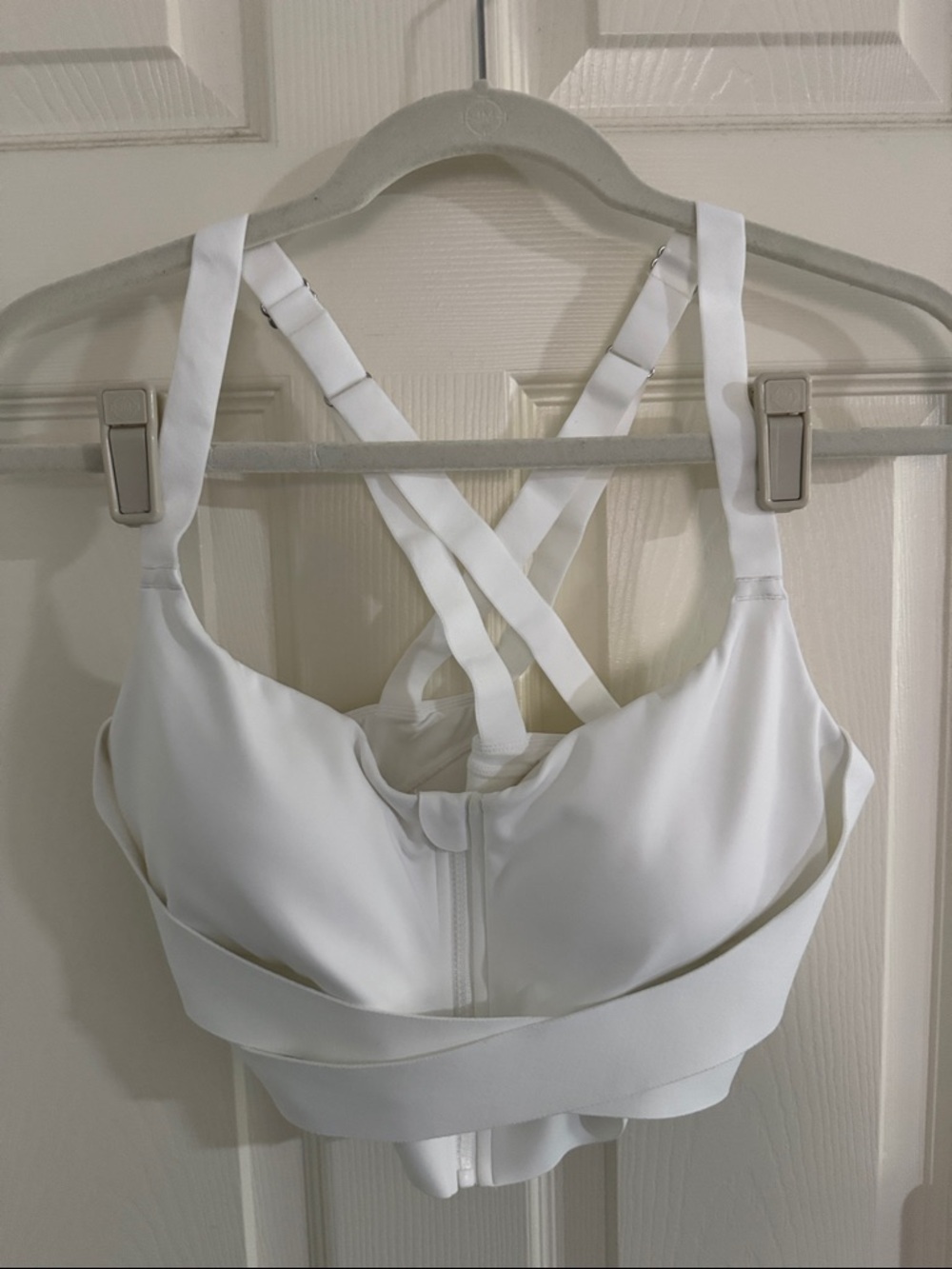 HALARA White Front-Zip Crisscross Back Sports Bra